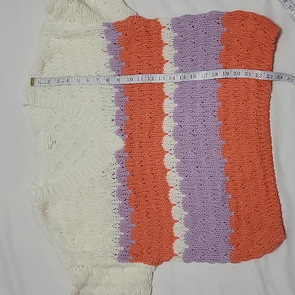 Baevely Sweater, Medium - Picture 5 of 10